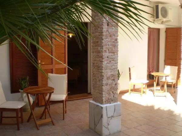 לינה וארוחת בוקר קאלאסטה Il Cortile