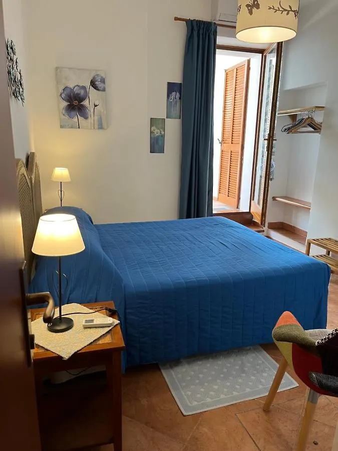 Il Cortile Bed and Breakfast Calasetta 0*,  Italië